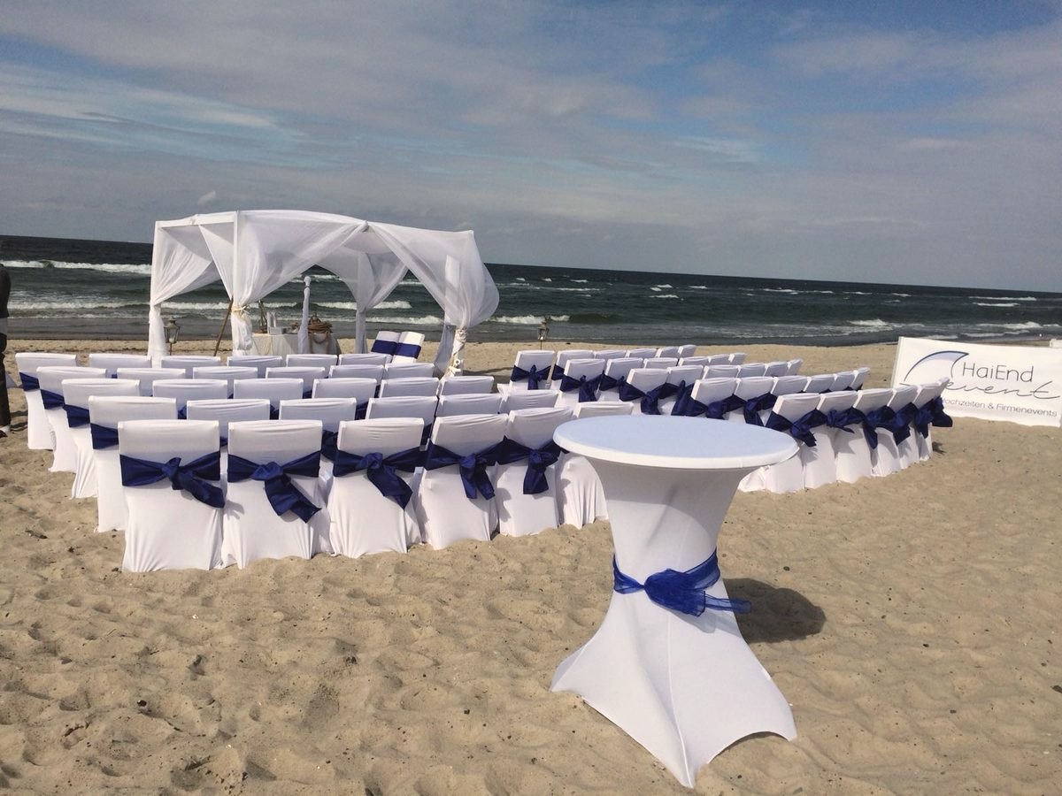Strandtrauung mit HaiEnd Event-Branding